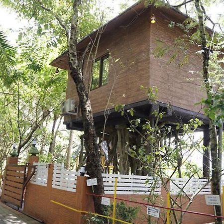 Mango Meadows Hotel Kottayam Bagian luar foto