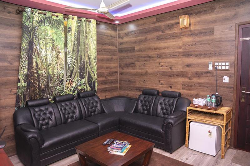 Mango Meadows Hotel Kottayam Bagian luar foto