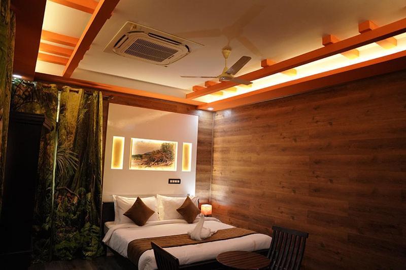 Mango Meadows Hotel Kottayam Bagian luar foto