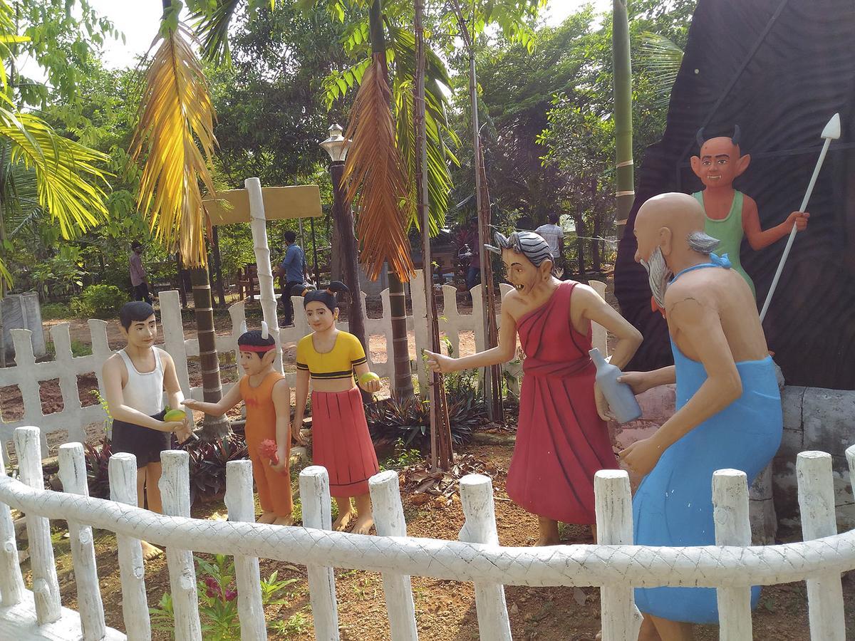 Mango Meadows Hotel Kottayam Bagian luar foto