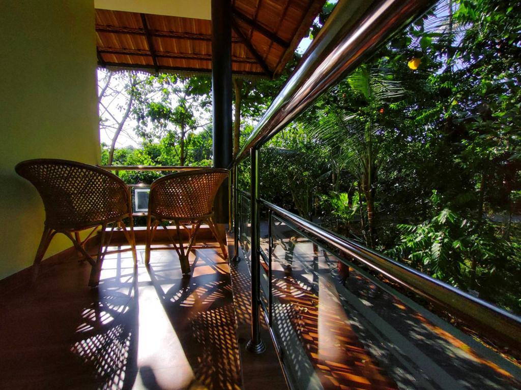 Mango Meadows Hotel Kottayam Bagian luar foto