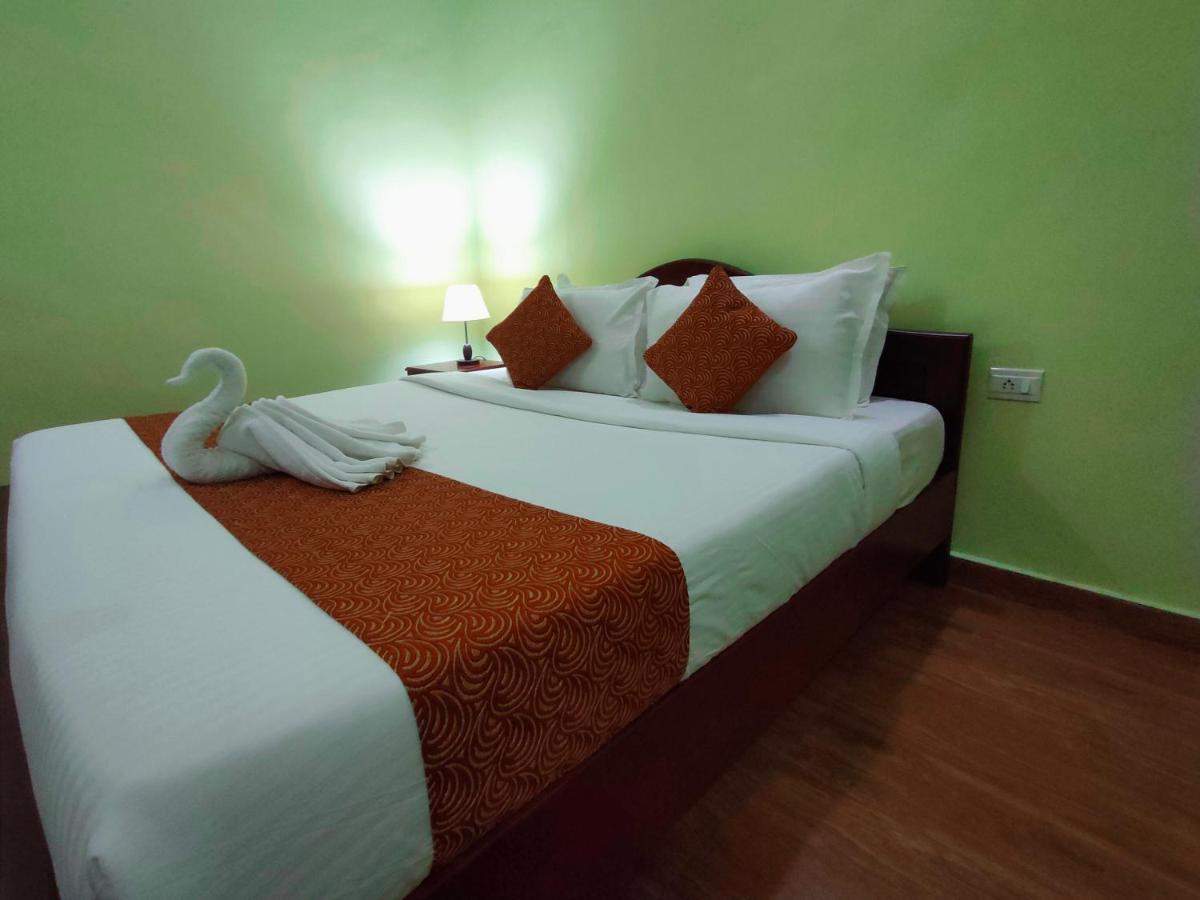 Mango Meadows Hotel Kottayam Bagian luar foto